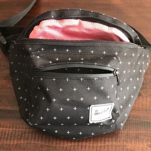 Hershel fanny pack. EUC